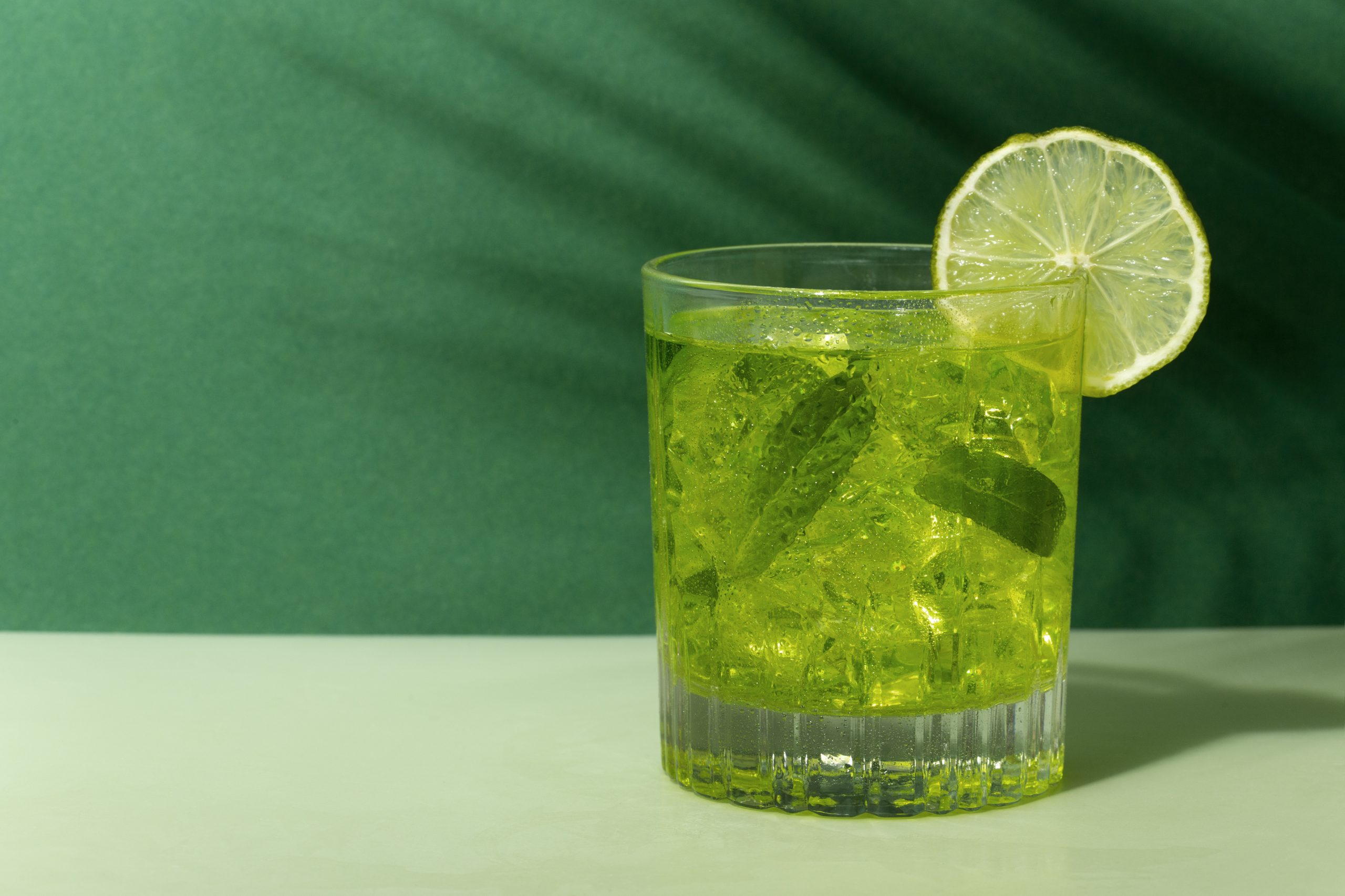 tasty-caipirinha-cocktail-with-lime